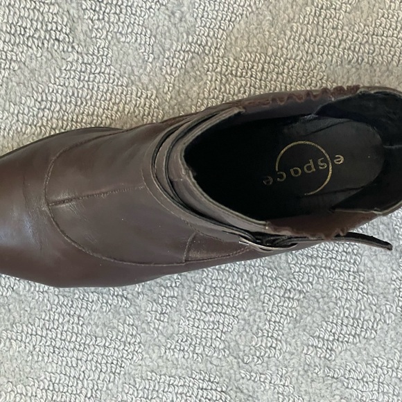 French leather boots bought in Paris from Louboutin factory, size 40. - Picture 4 of 10